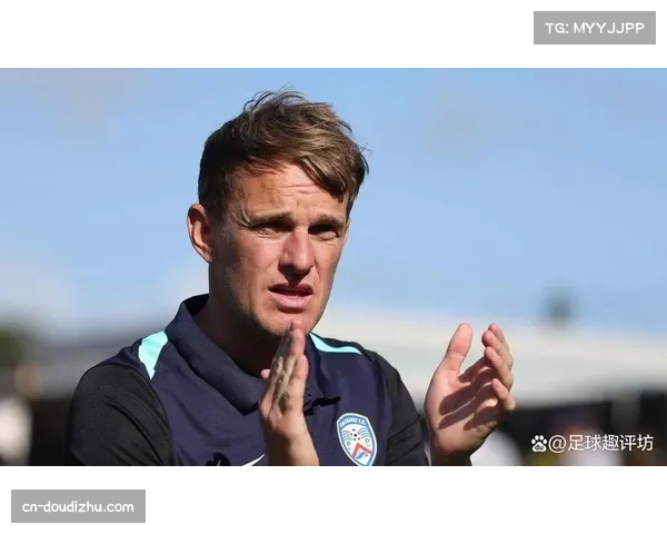 雷恩主帅在发布会确认，队内多名球员的续约对话将在赛季末进行